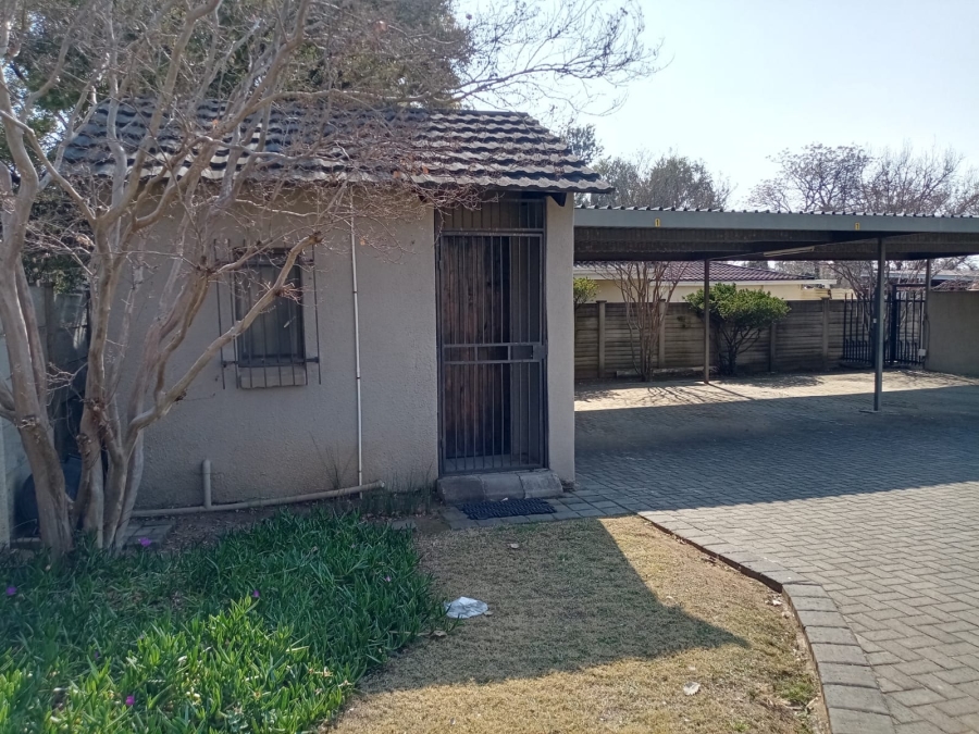 6 Bedroom Property for Sale in Vredefort Free State